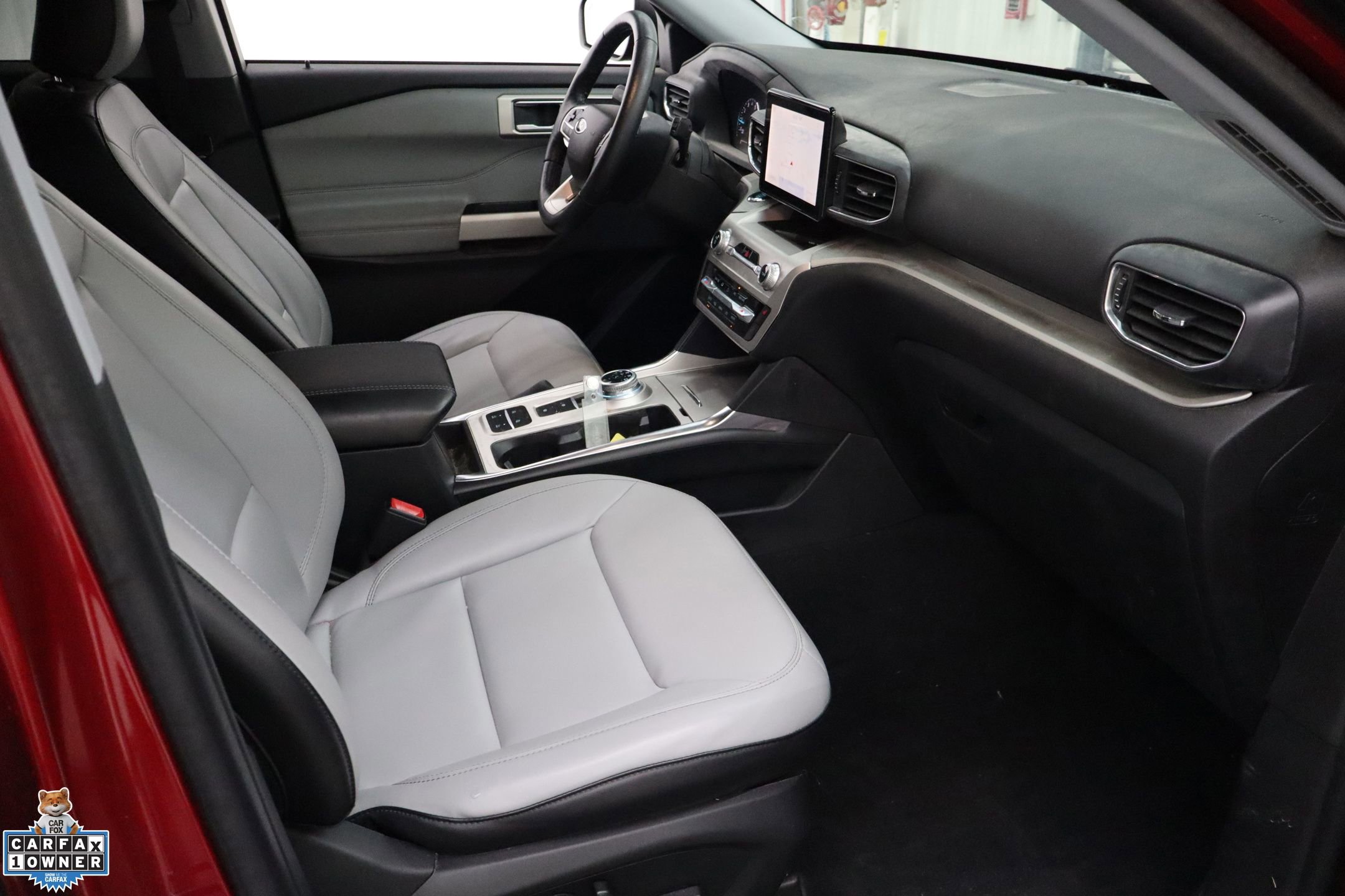 Used 2021 Ford Explorer XLT w/ Equipment Group 202A image 27