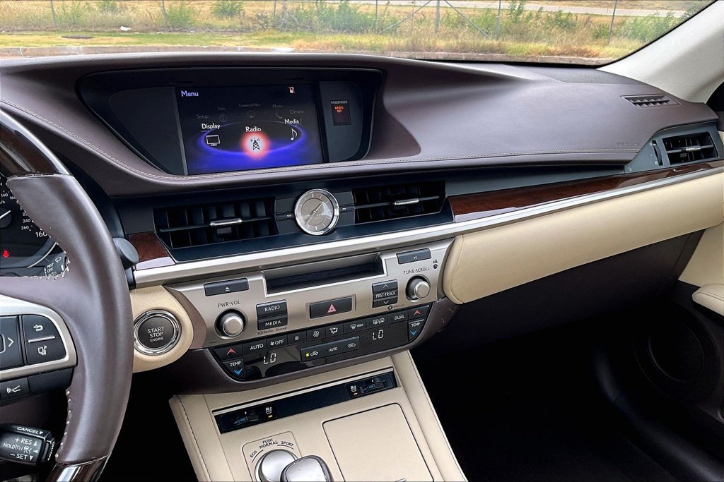 Used 2017 Lexus ES 350 w/ Premium Package FWD image 22