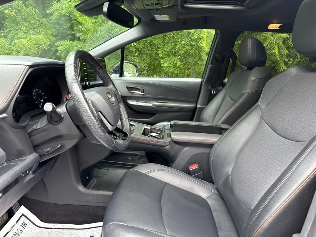 Used 2022 Toyota Sienna XSE w/ XSE Plus Package FWD image 9