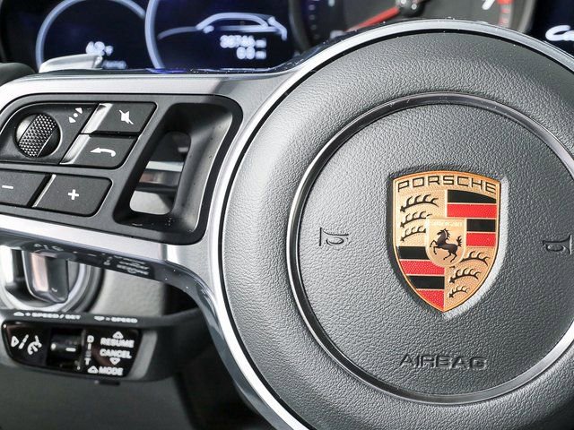 Used 2023 Porsche Cayenne image 11