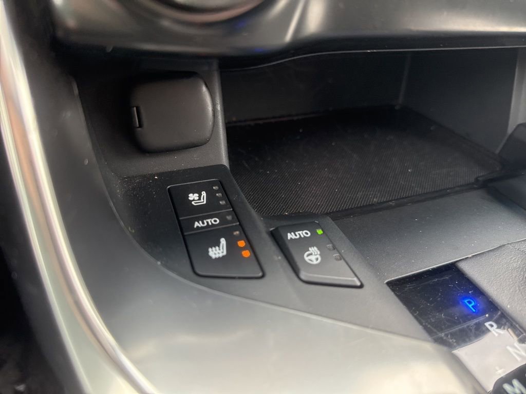 Used 2023 Lexus LX 600 4WD w/ Luxury Package image 17