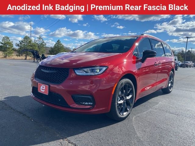 New 2026 Chrysler Pacifica Select w/ S Appearance Package FWD image 3