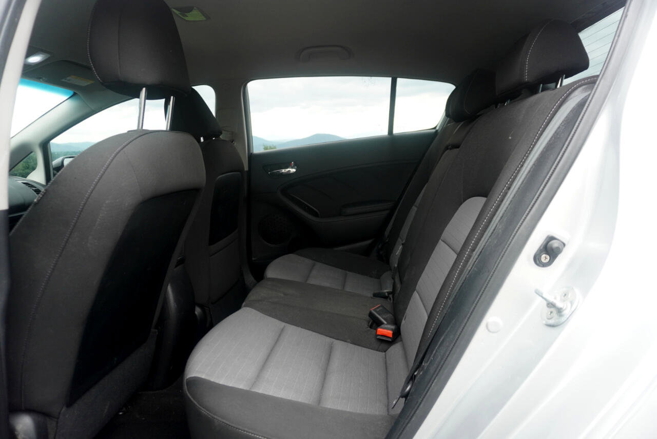 Used 2014 Kia Forte EX image 17