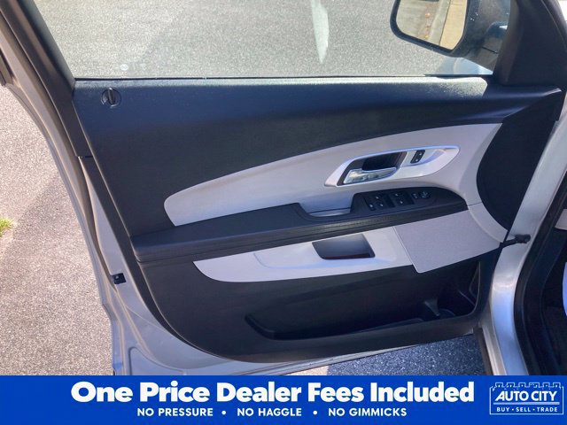 Used 2017 Chevrolet Equinox LS FWD image 16