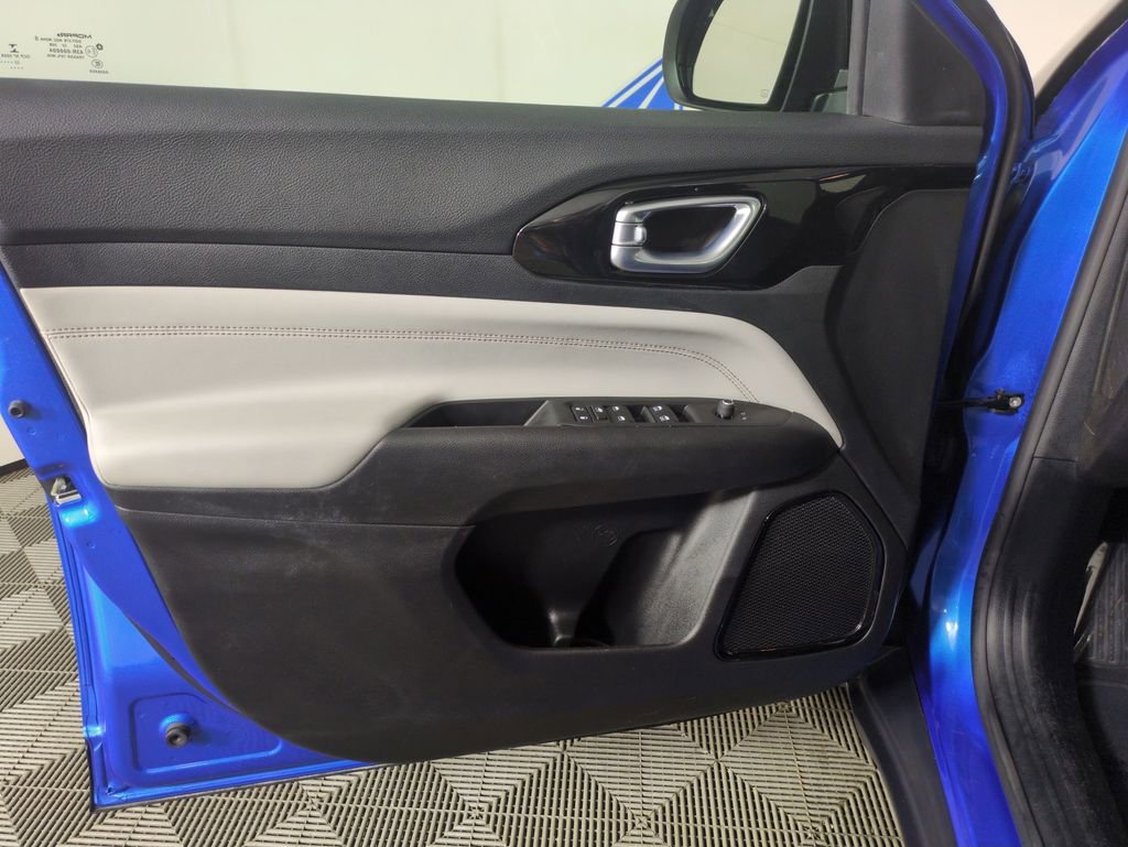 Used 2022 Jeep Compass Limited image 13