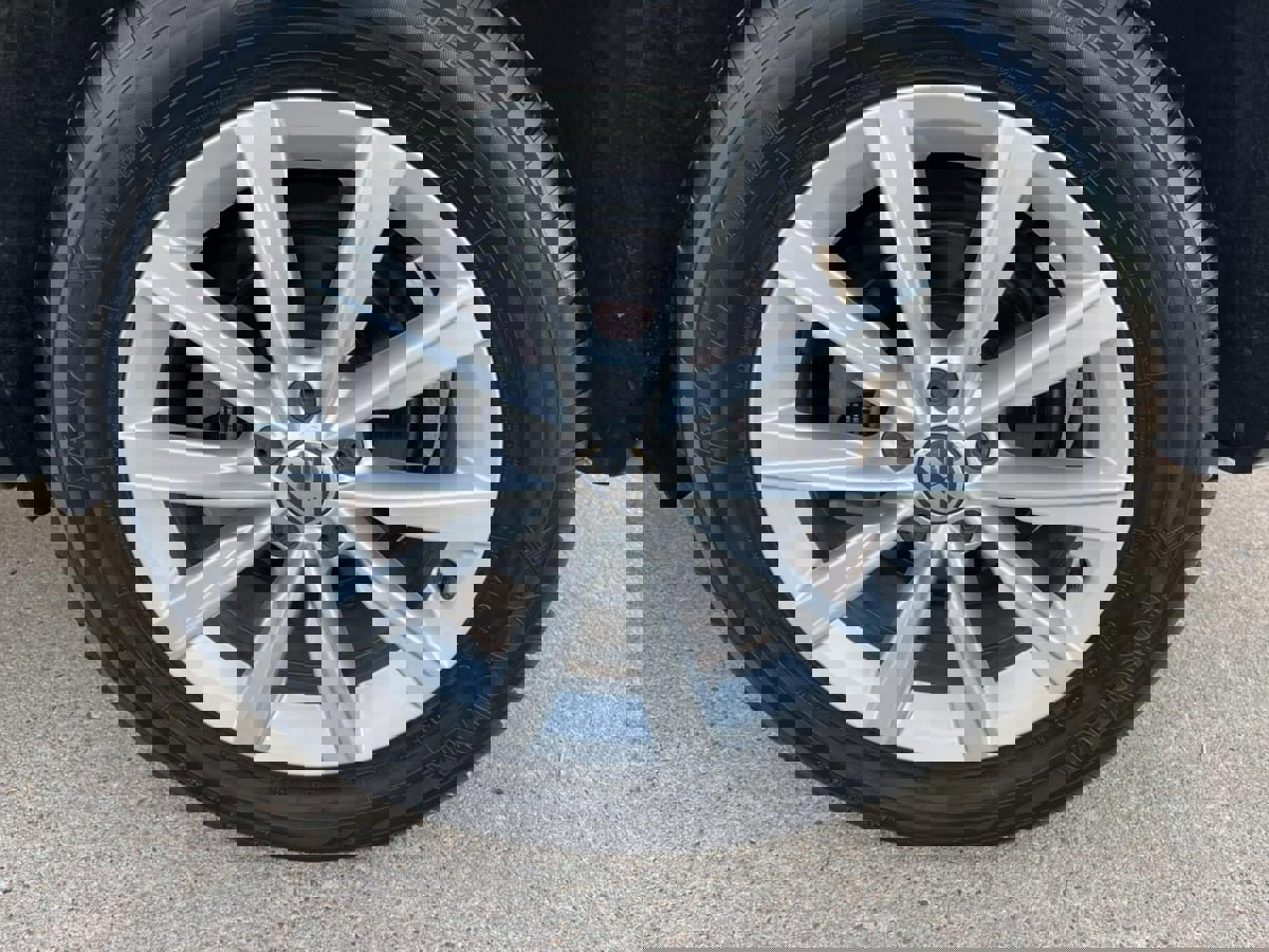 Used 2017 Volkswagen Tiguan Limited w/ Premium Package image 10