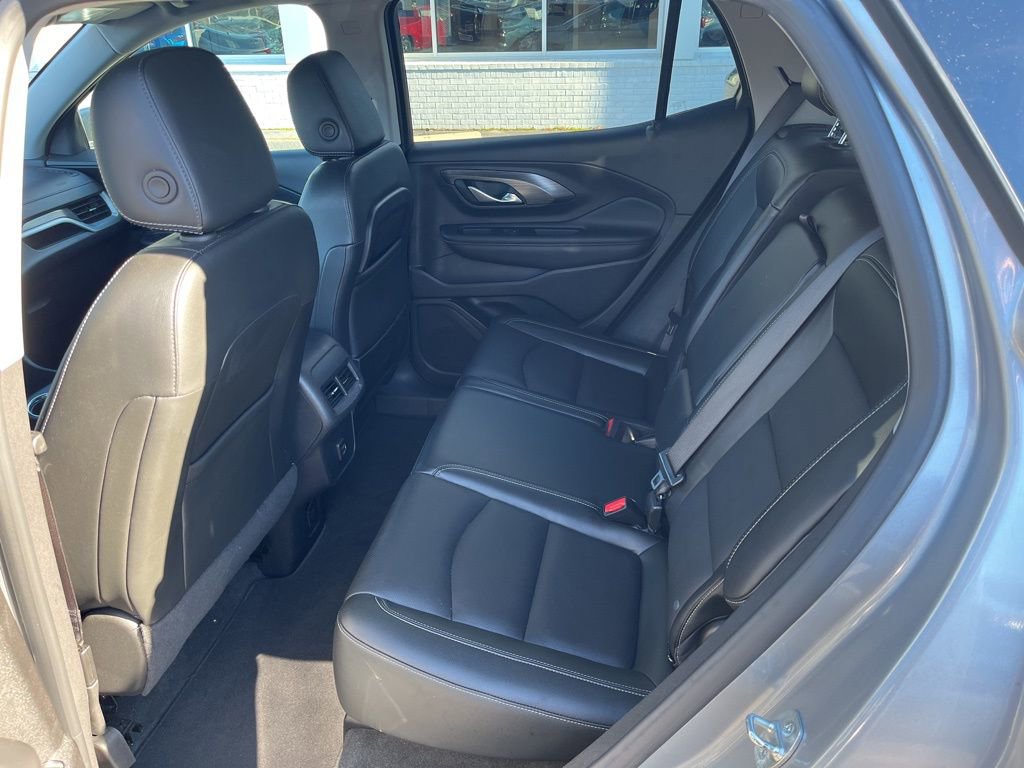 Used 2024 GMC Terrain SLT image 27