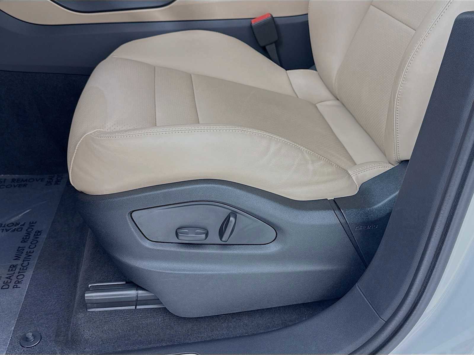 Certified 2025 Porsche Cayenne image 13