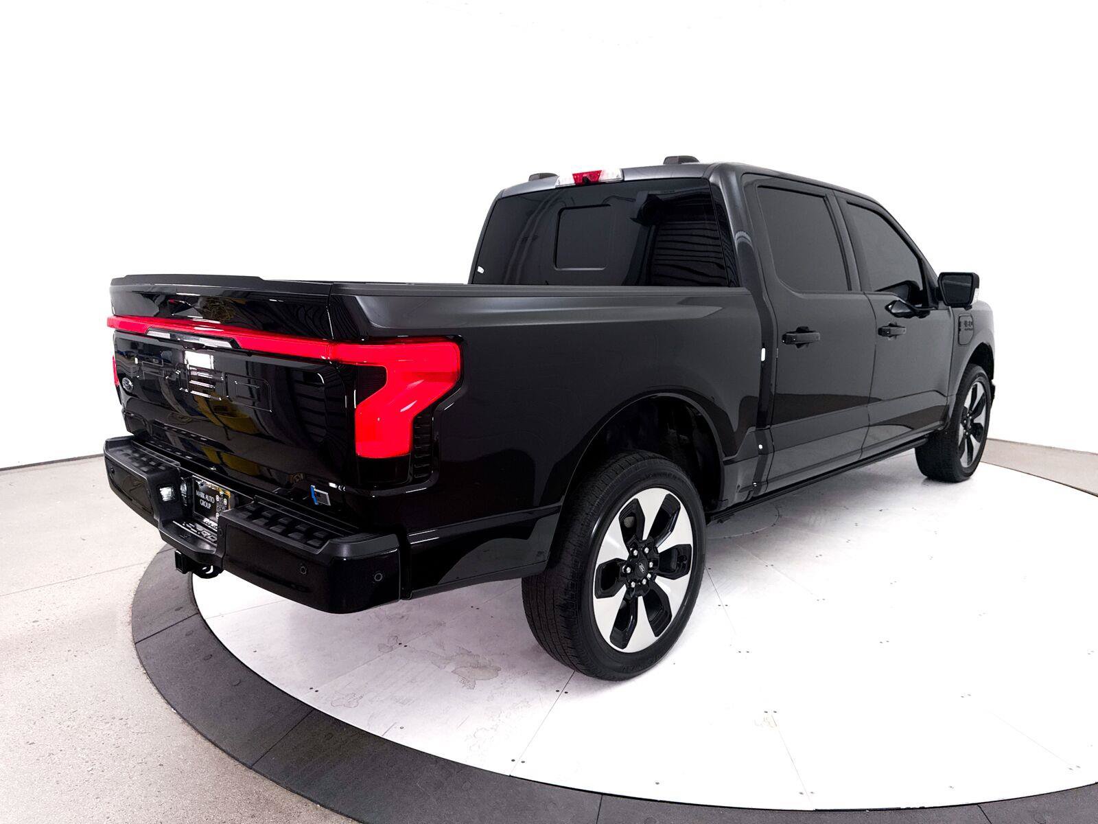 Used 2023 Ford F150 Lightning Platinum AWD/4WD image 21