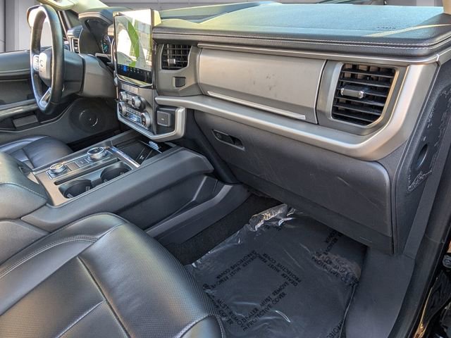 Used 2024 Ford Expedition XLT image 15