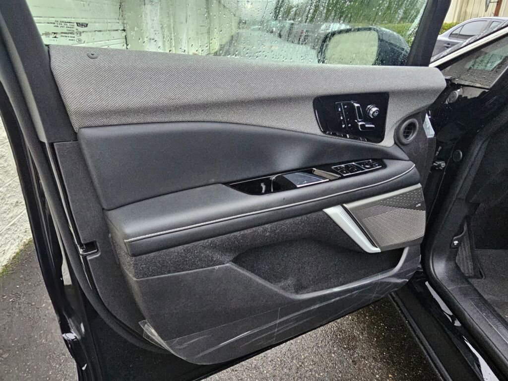 New 2026 Cadillac Optiq Luxury 2 image 26