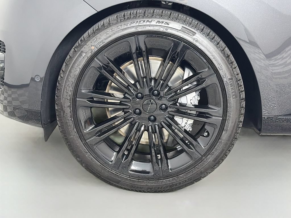 New 2026 Land Rover Range Rover Long Wheelbase SE AWD/4WD image 33