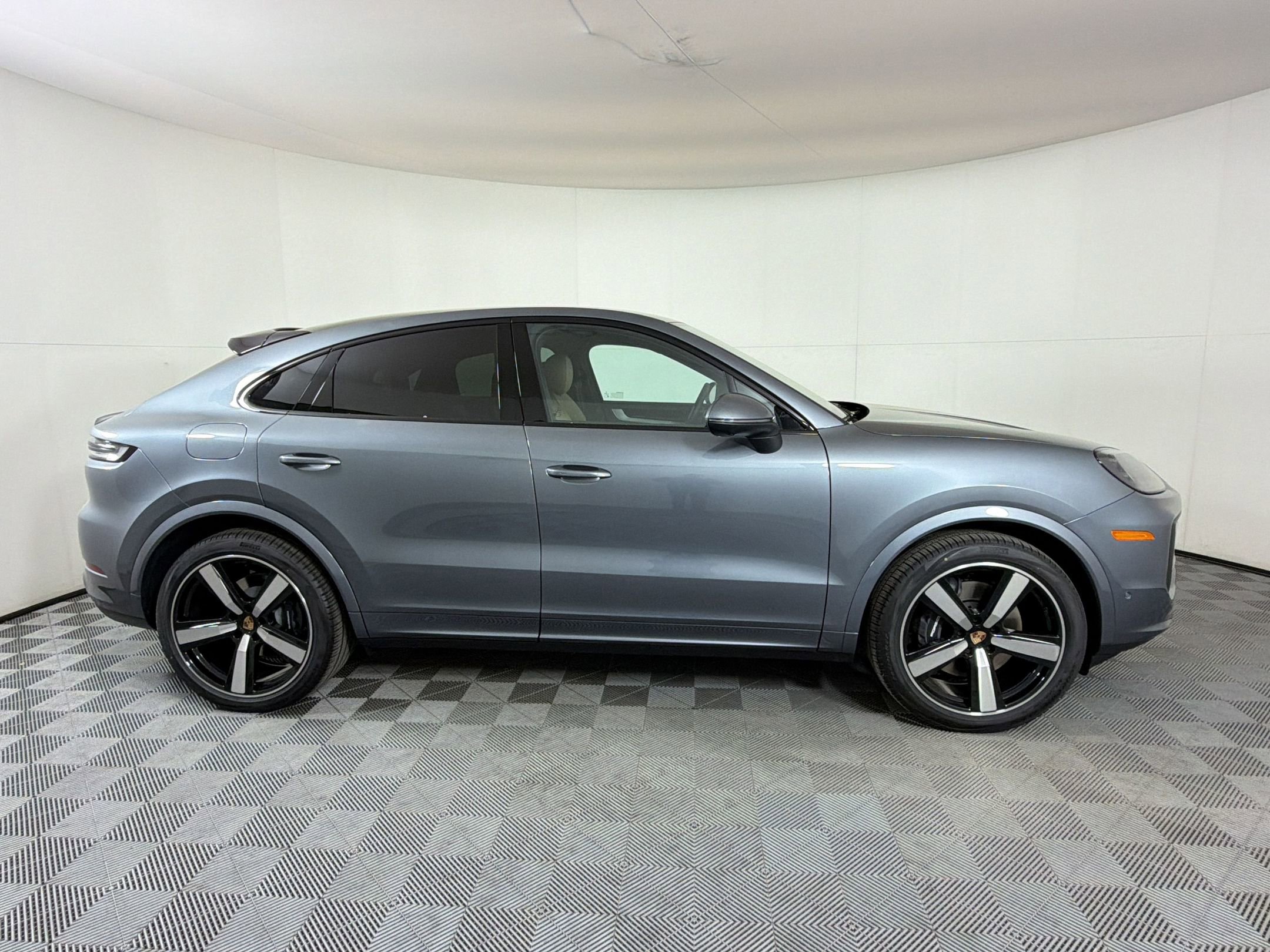 New 2026 Porsche Cayenne Coupe image 9