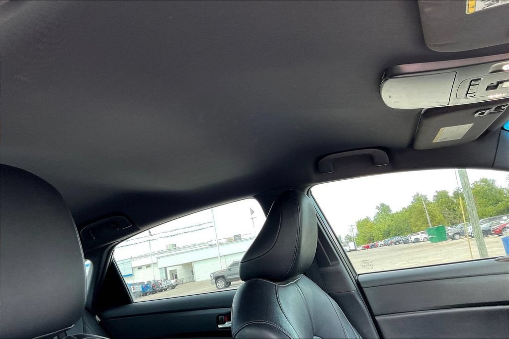 Used 2019 Toyota Avalon XLE FWD image 16