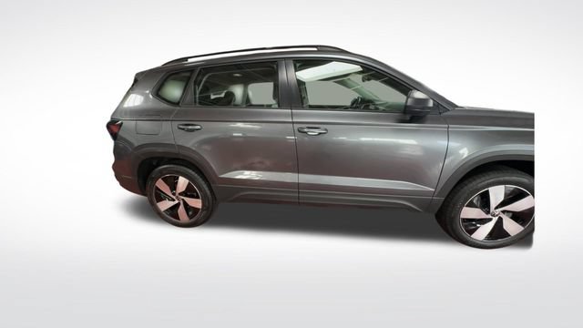 Certified 2025 Volkswagen Taos S AWD/4WD image 10