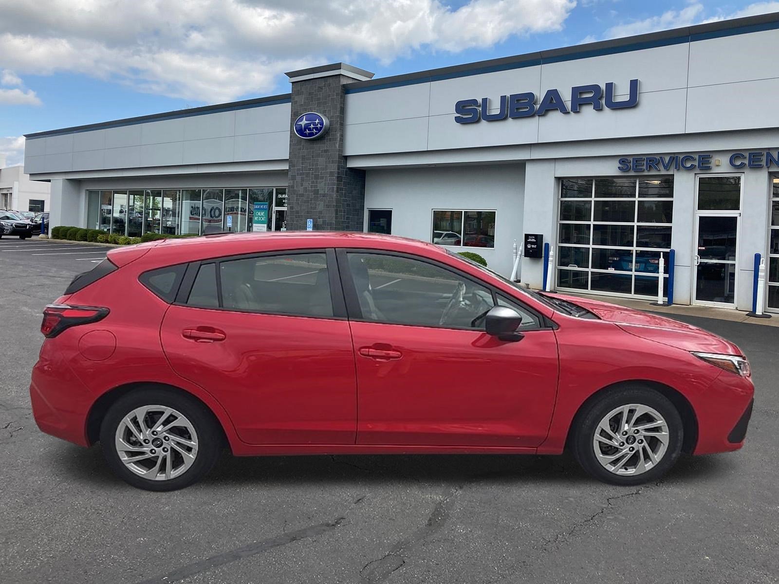 Used 2024 Subaru Impreza 2.0i image 2