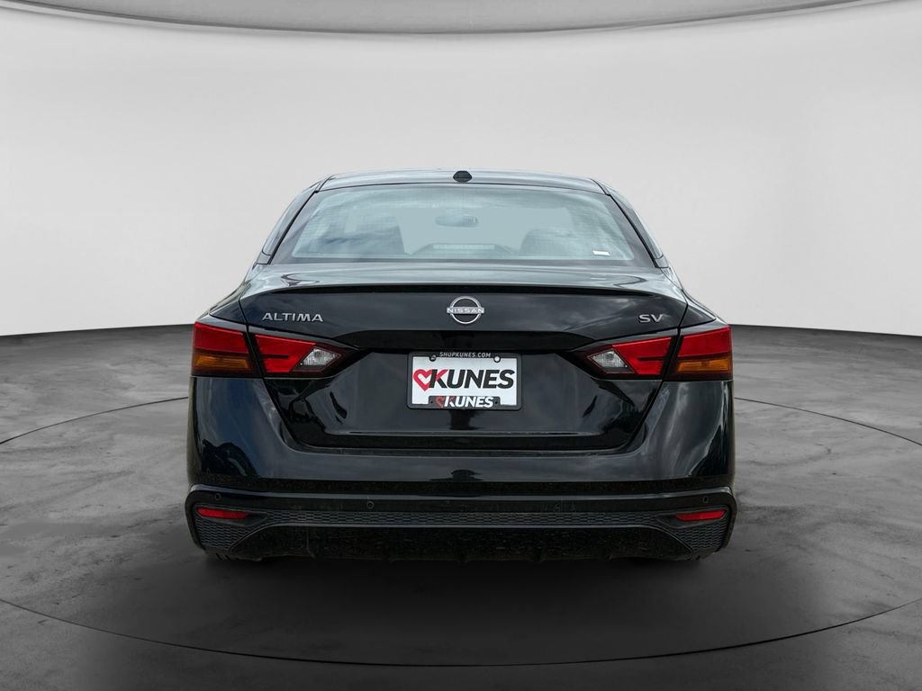 Used 2024 Nissan Altima 2.5 SV FWD image 8