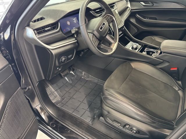 Used 2023 Jeep Grand Cherokee Altitude image 15