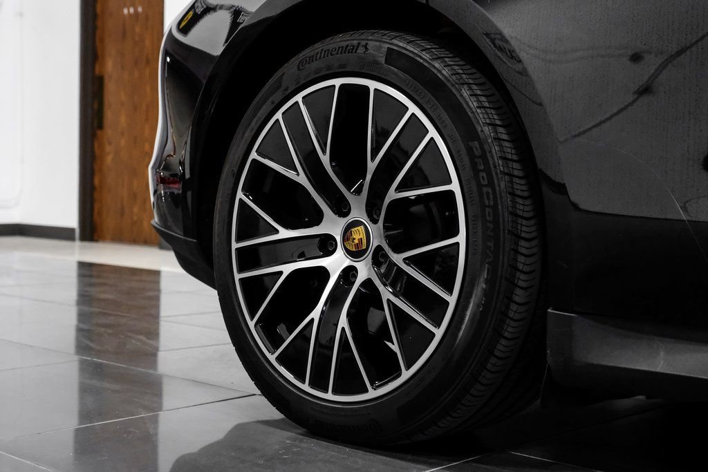 Used 2023 Porsche Taycan w/ Premium Package image 63