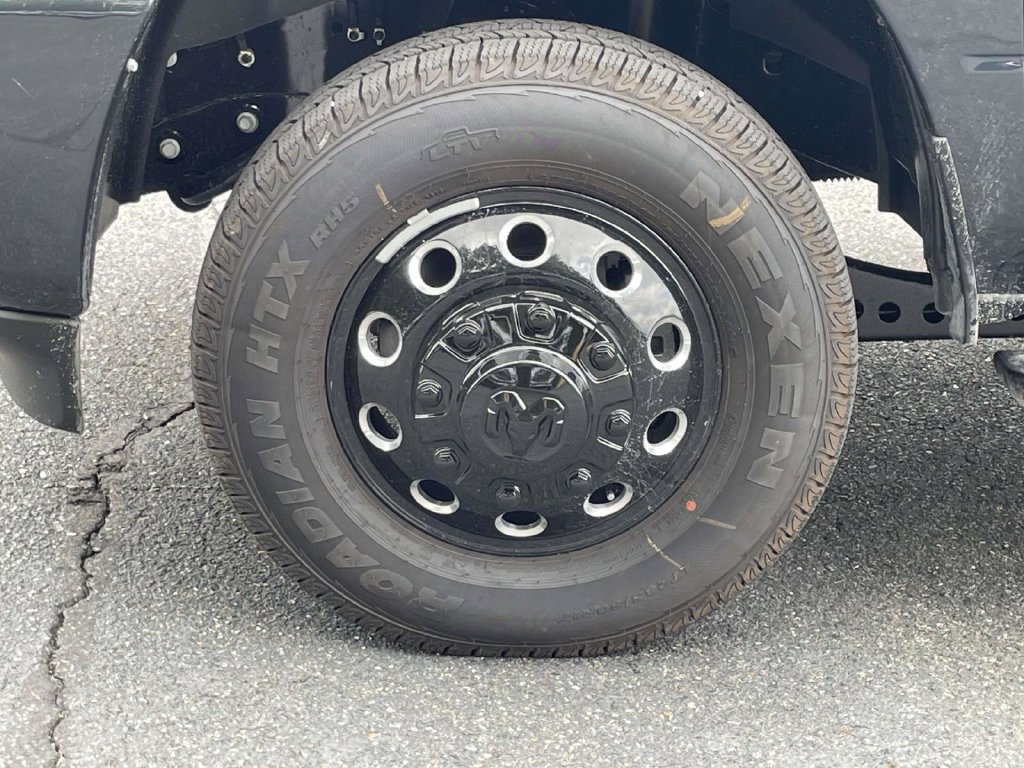 New 2026 RAM 3500 Big Horn AWD/4WD image 11