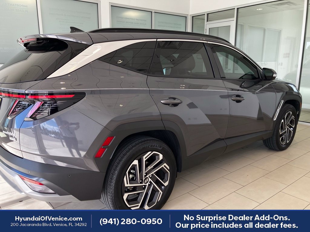 Used 2025 Hyundai Tucson Limited AWD/4WD image 10