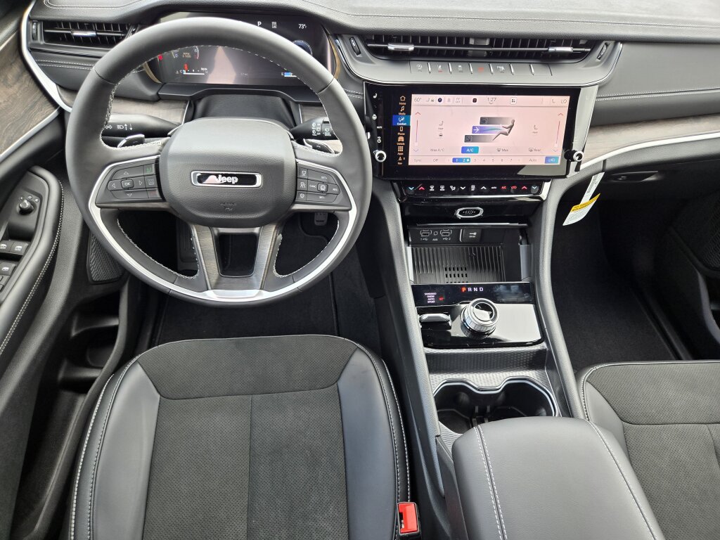 New 2027 Jeep Grand Cherokee Altitude AWD/4WD image 11