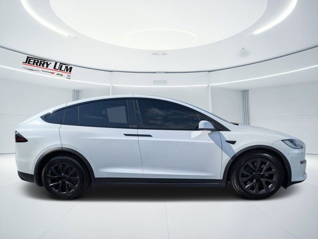 Used 2024 Tesla Model X image 2