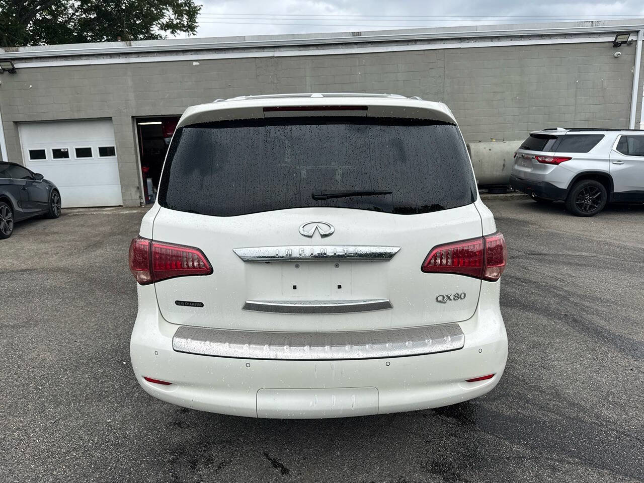 Used 2015 INFINITI QX80 4WD w/ 22" Wheel Package image 7