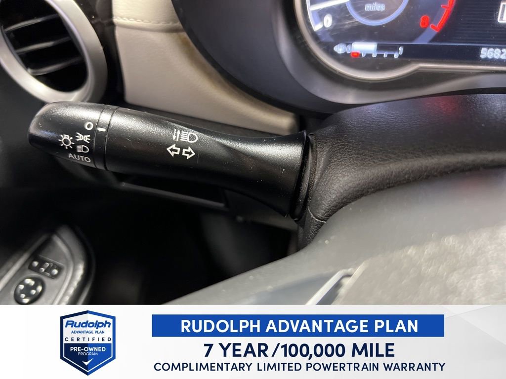 Used 2021 Nissan Versa SV image 43