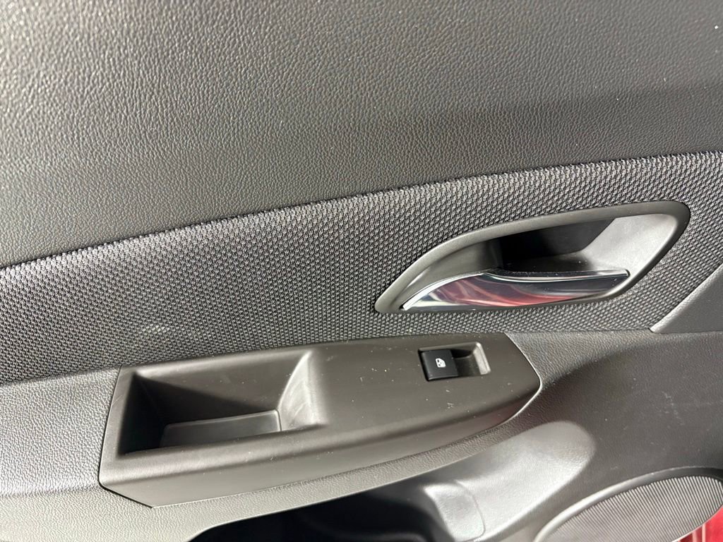 Used 2015 Chevrolet Cruze LT w/ Technology Package image 32