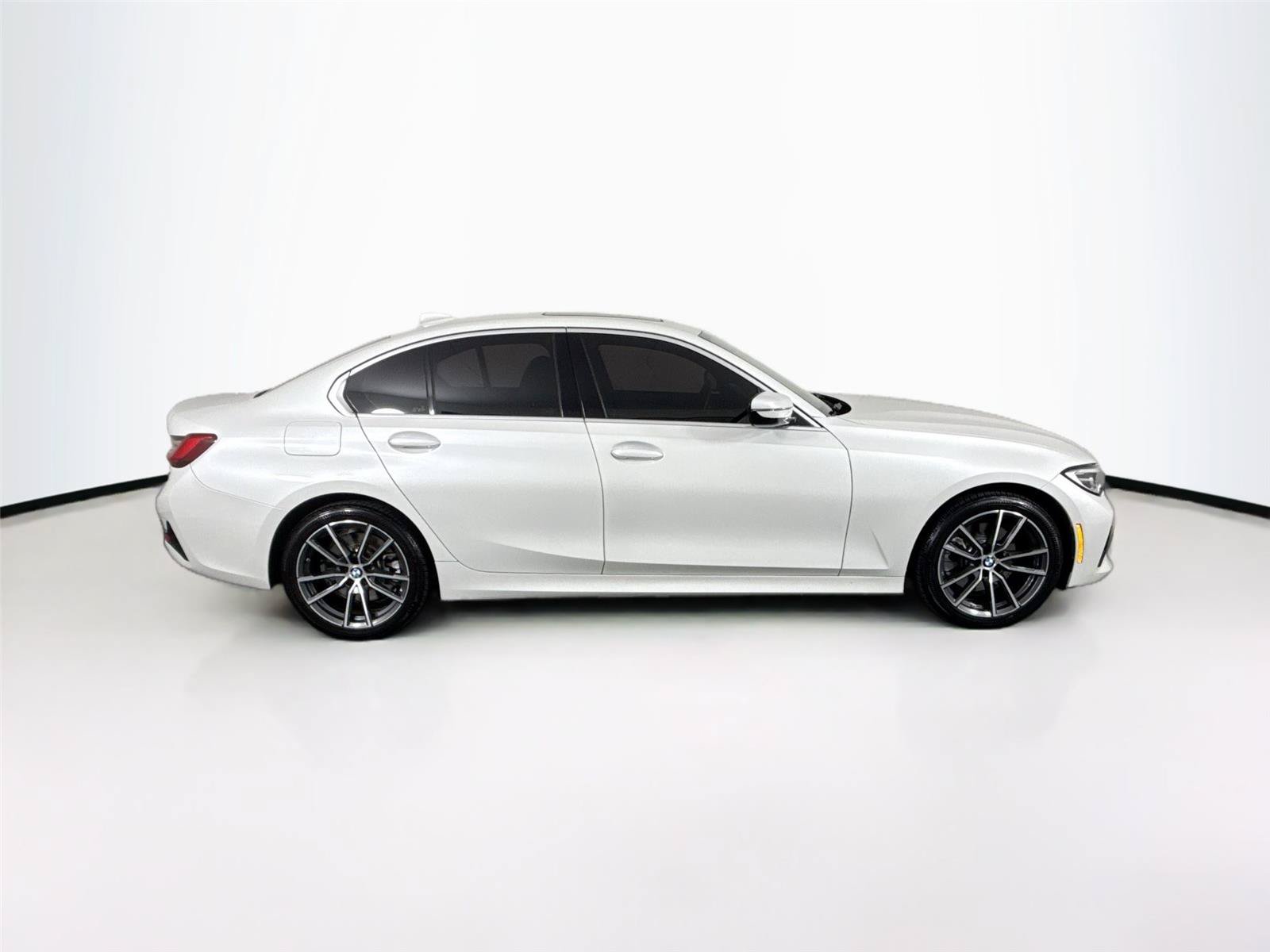 Used 2019 BMW 330i xDrive Sedan w/ Convenience Package AWD/4WD image 11