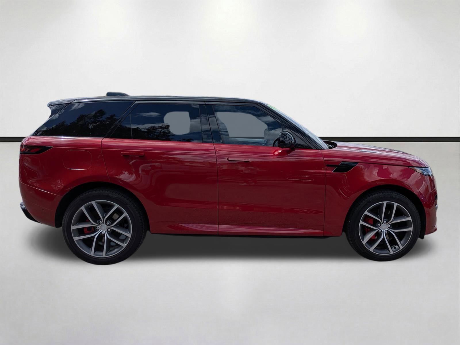 Used 2023 Land Rover Range Rover Sport SE Dynamic image 3