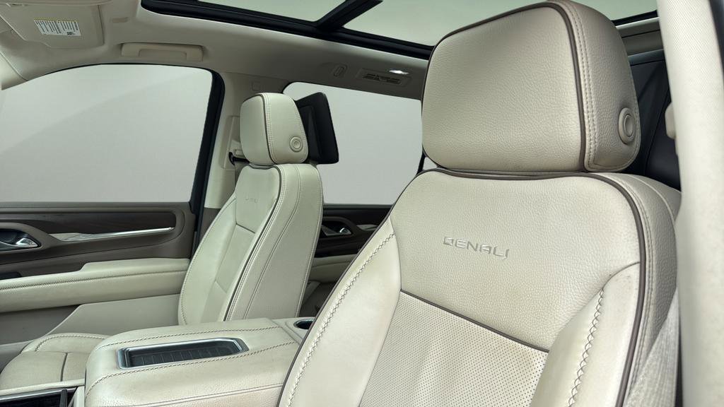 Used 2021 GMC Yukon XL Denali w/ Advanced Technology Package image 8