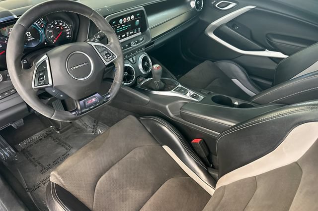 Used 2018 Chevrolet Camaro SS RWD image 15