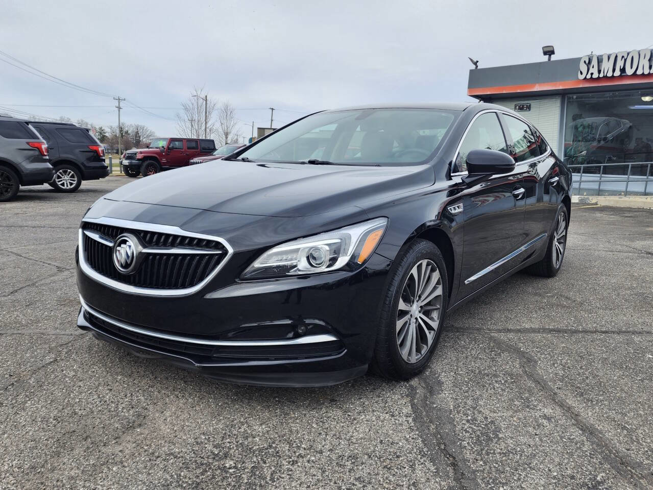 Used 2017 Buick LaCrosse Essence image 1