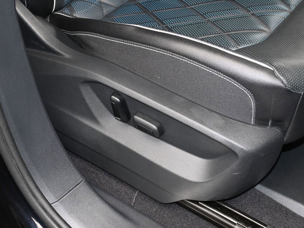 Used 2024 Volkswagen Atlas Cross Sport SEL Premium R-Line image 48