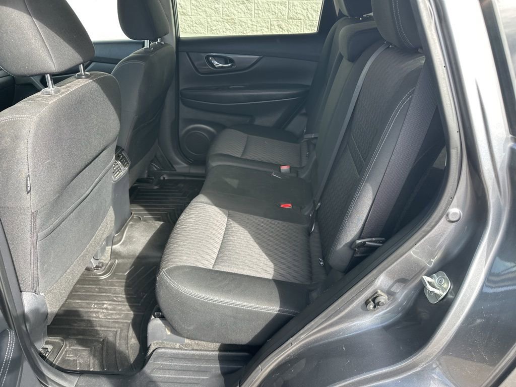 Used 2018 Nissan Rogue SV image 7