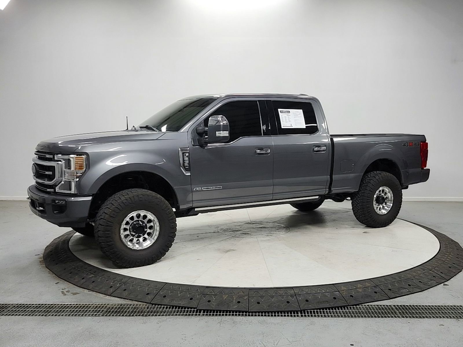 Used 2021 Ford F250 Platinum AWD/4WD image 3
