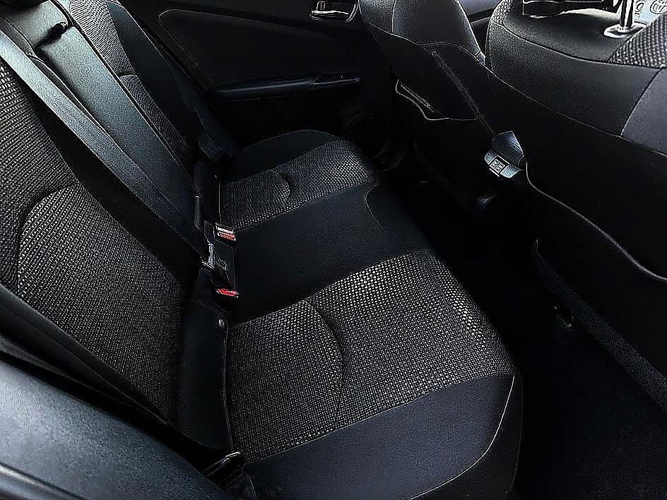 Used 2020 Toyota Prius LE AWD/4WD image 23