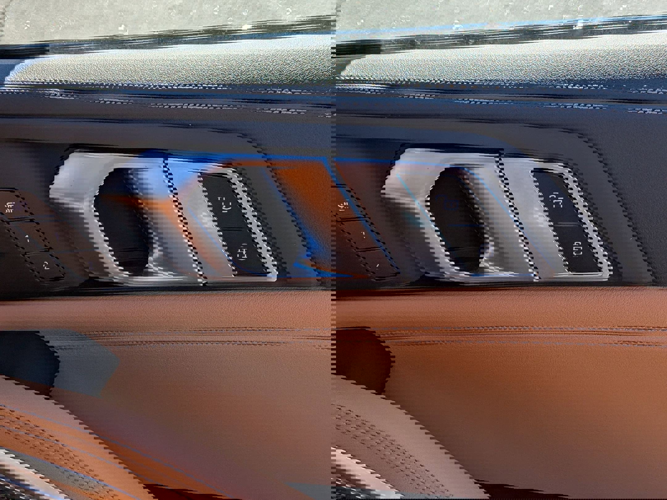 New 2026 BMW X6 xDrive40i w/ Climate Comfort Package image 36