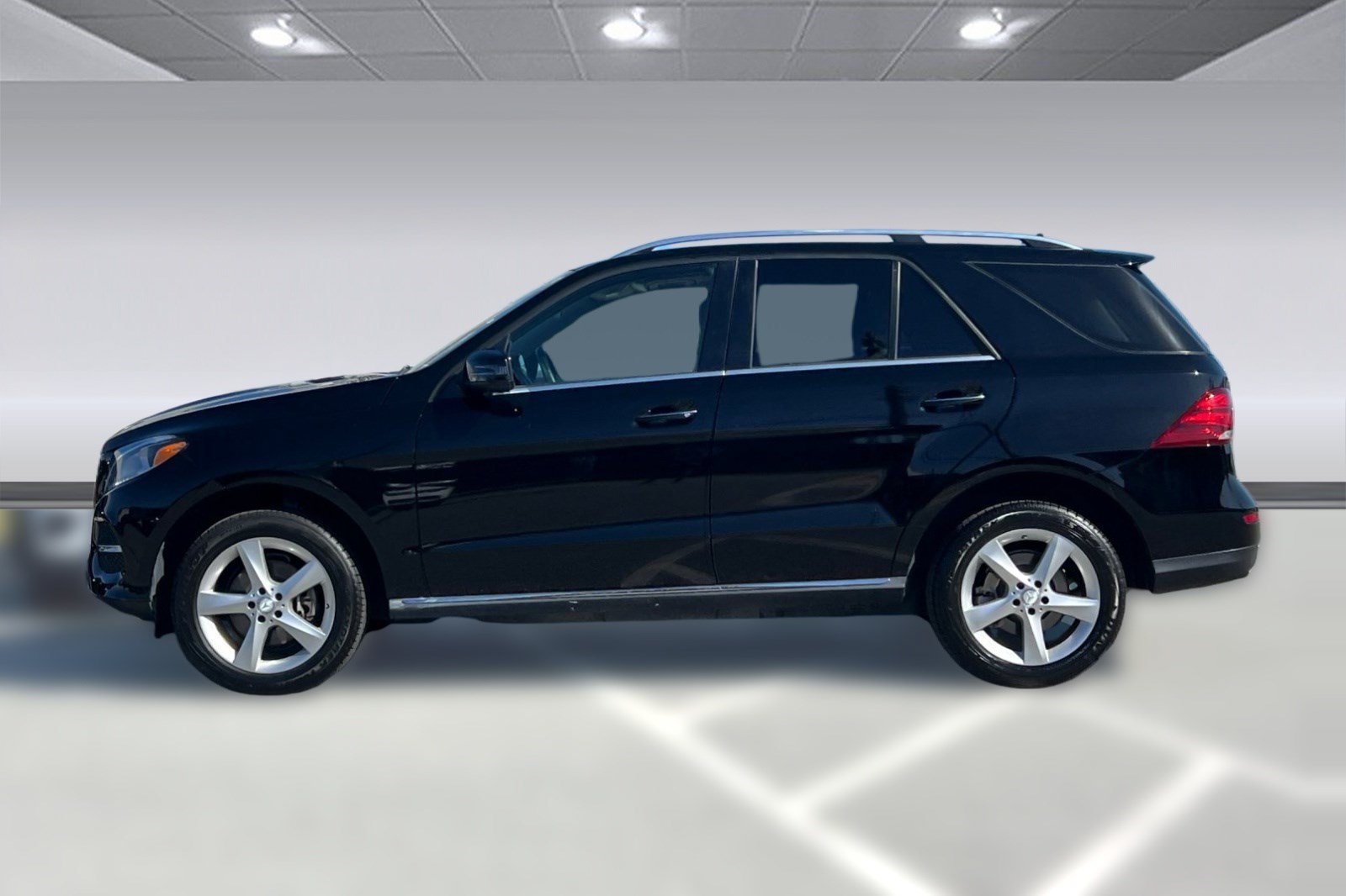 Used 2016 Mercedes-Benz GLE 350 4MATIC image 2