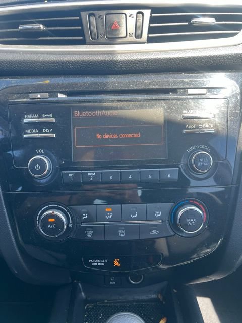 Used 2016 Nissan Rogue S AWD/4WD image 13