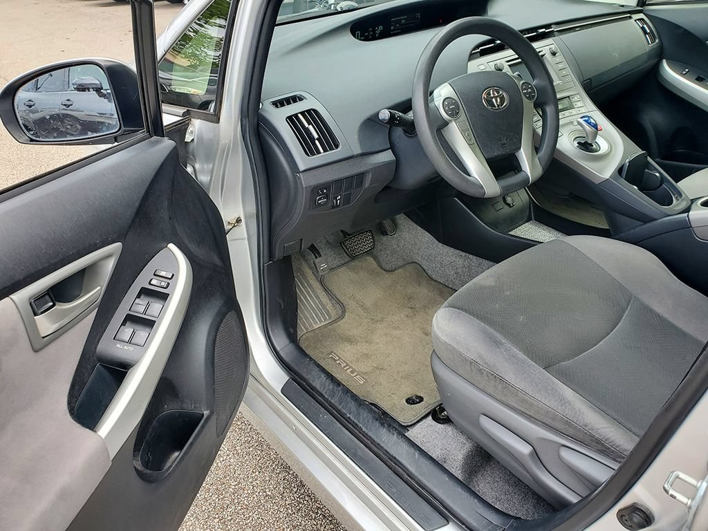 Used 2012 Toyota Prius Two FWD image 5