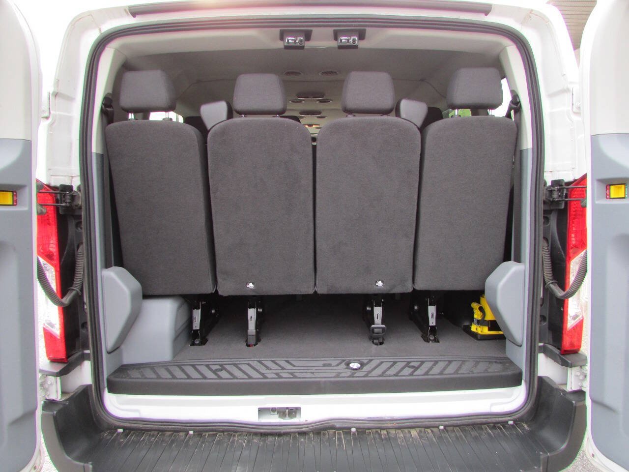Used 2016 Ford Transit 350 XL RWD image 5