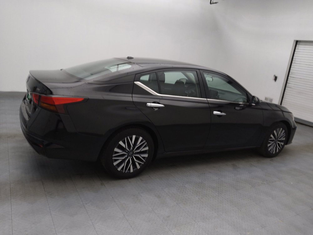 Used 2023 Nissan Altima 2.5 SV image 10