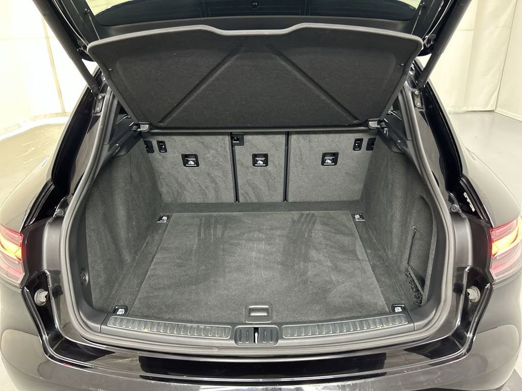Certified 2024 Porsche Macan AWD/4WD image 23