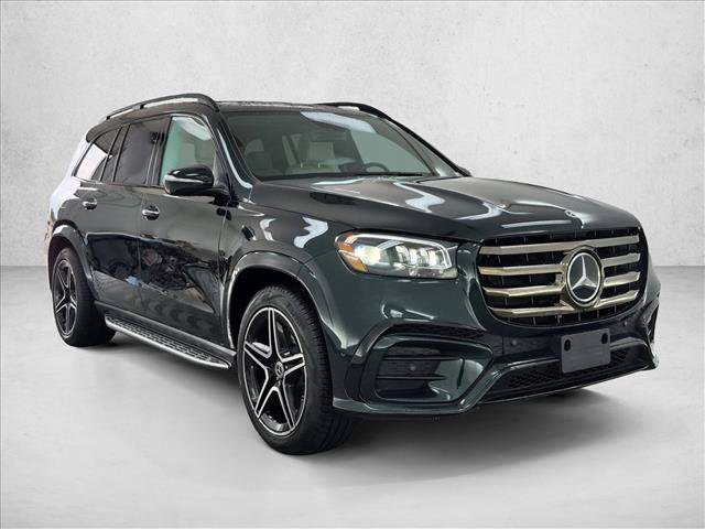 Used 2025 Mercedes-Benz GLS 450 4MATIC image 3