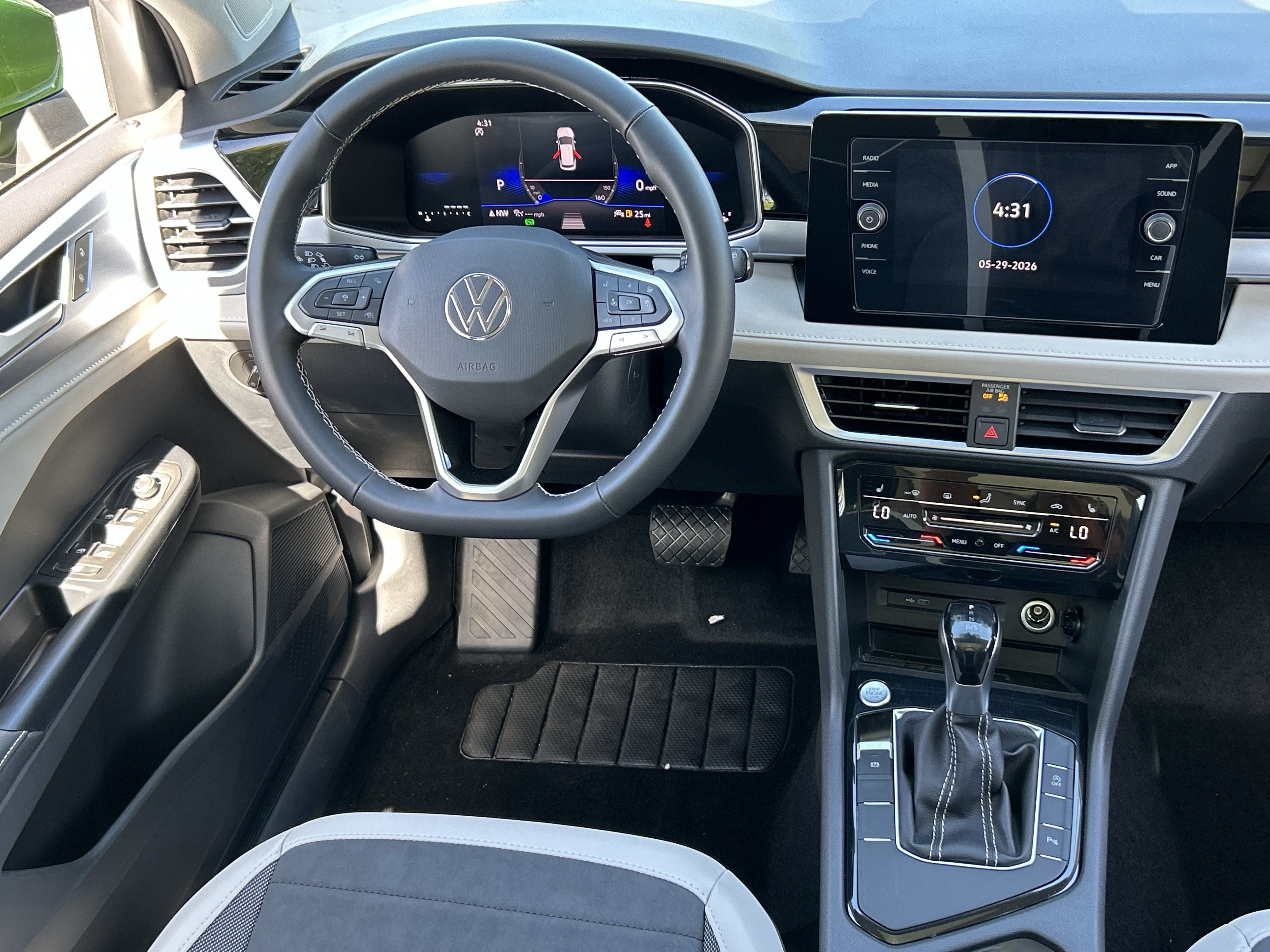 New 2026 Volkswagen Taos SE FWD image 11