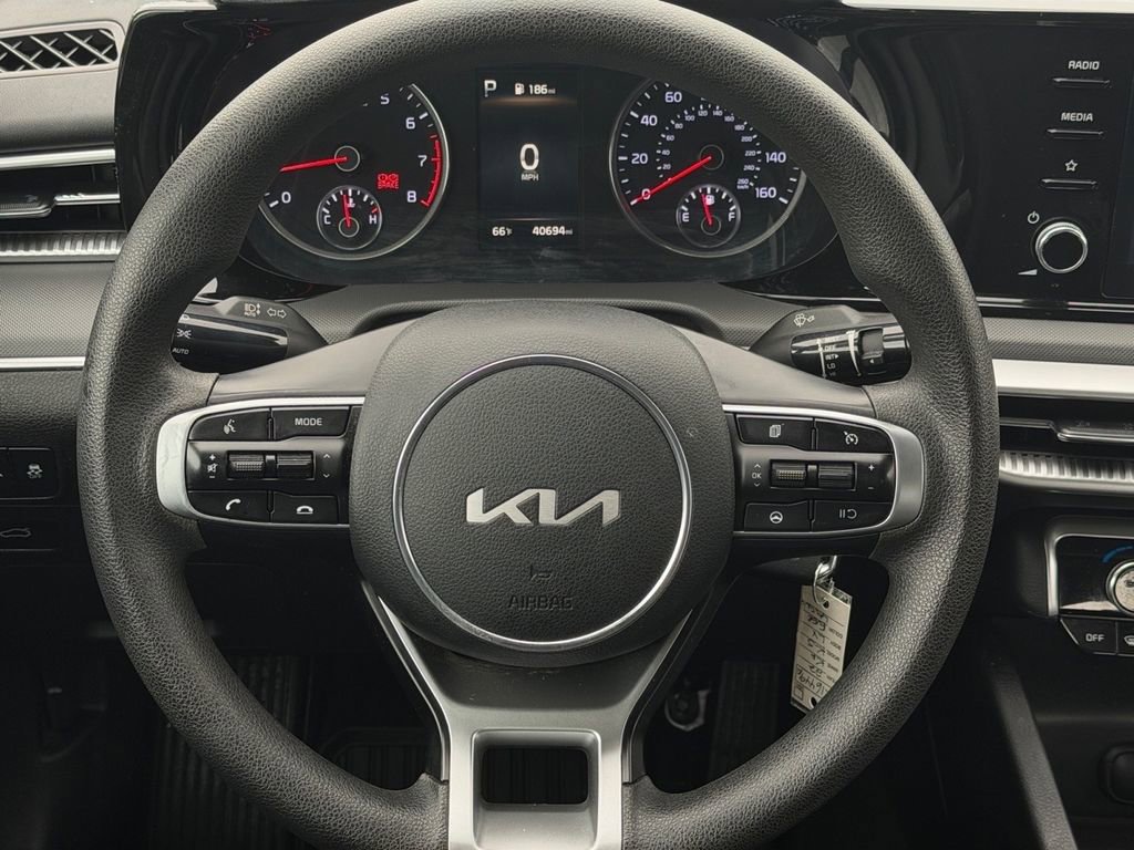 Used 2022 Kia K5 LX image 18