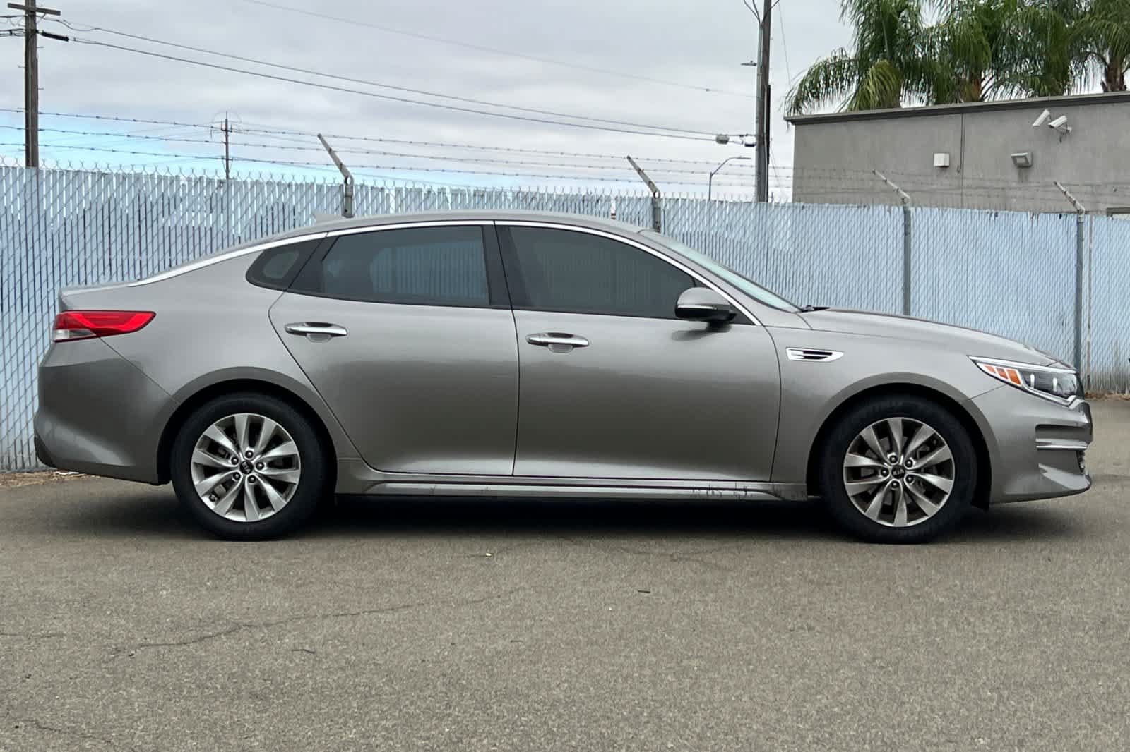 Used 2016 Kia Optima EX FWD image 6